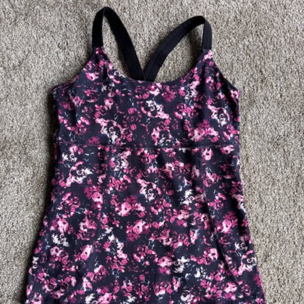Rese racerback black and pink flower workout top with built in bra M